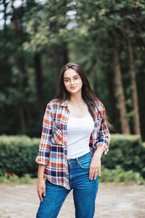Ukrainian bride diana from lutsk with Dark Brown hair age 21