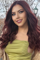 Femme parfaite olesya de paris avec Chatain clairs cheveux, âge 19 photo-10