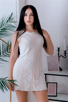 Esposa de Ucrania yana de kremenchuk con pelo Negro y edad 24 photo-18