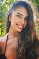 Mariée ukrainienne par correspondance milana de kiev avec Chatain clairs cheveux, âge 20 photo-2