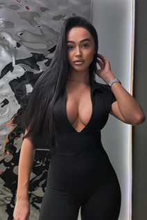 Novia ucraniana darya de kiev con pelo Marrón oscuro y edad 32