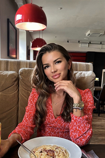 Bride from warsaw oksana with Dark Brown hair age 38