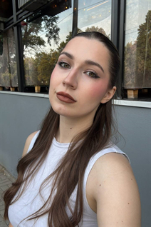 Dating a ukrainian woman valeriia from zaporozhye with Light Brown hair age 21