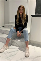 Dating a ukrainian woman alina from kiev with Black hair age 31 photo-4