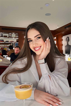 Mariée ukrainienne par correspondance milana de kiev avec Chatain clairs cheveux, âge 20 photo-1