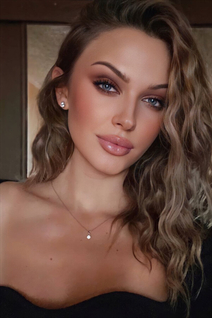 Rencontrez une fille ukrainienne oksana de dnepr avec Chatain clairs cheveux, âge 31