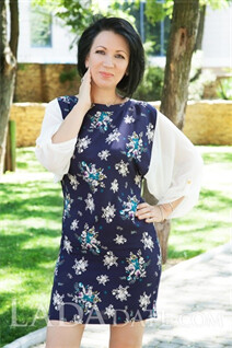 Hot Ukraine woman svetlana from kherson with Black hair age 50