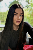 Dating a ukrainian woman mariia from lutsk with Black hair age 20 photo-1