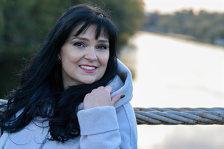 Chica ucraniana tamila de krivoy rog con pelo Marrón oscuro y edad 52 photo-31