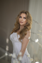 Dating a ukrainian girl alina from kalush with Blonde hair age 37 photo-4