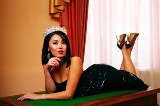 denver bride ainyra with Dark Brown hair age 35 photo-21