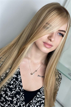 Dating ukrainian woman maryna from chernivtsi with Blonde hair age 22 photo-2