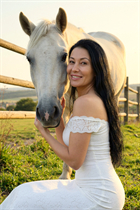 Fille de barcelona victoria aux cheveux Noirs, age 48 photo-13