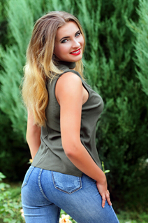 Ukrainian women for marriage yaroslava from kremenchug with Blonde hair age 29