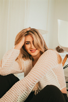 Dama ucraniana viktoriia de khmelnitsky con pelo Rubio y edad 21 photo-38