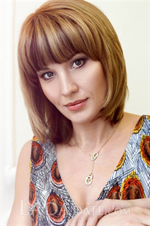 Dame ukrainienne julia de kiev avec Blond cheveux, âge 43