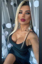 Femme roumaine maria de bucharest avec Blond cheveux 38 ans photo-34