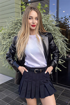 almere bride veronica with Blonde hair age 31 photo-5