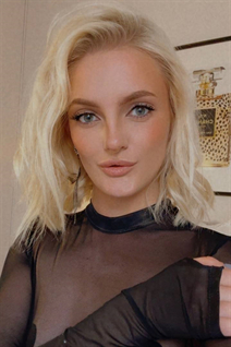 Femme parfaite victoria de krakow avec Blond cheveux, âge 26