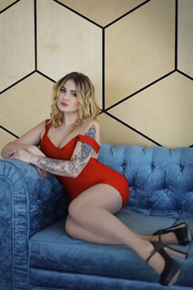 Date ukraine katerina from kharkov with Blonde hair age 22