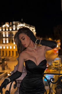 Ukrainian girl anna from odessa with Dark Brown hair age 25