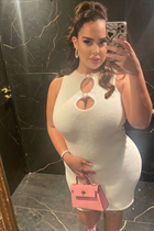 Perfect woman camilia from paris with Light Brown hair age 30 photo-5