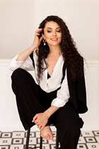 Dating a czech woman ekaterina from prague with Dark Brown hair 41 years old photo-7