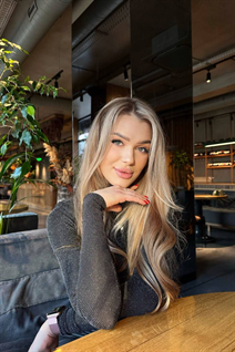 Belle fille ukrainienne yana de cherkassy avec Blond cheveux, âge 23