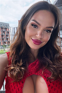 Belle femme ukrainienne anastasia de lviv aux cheveux Brunette, age 40