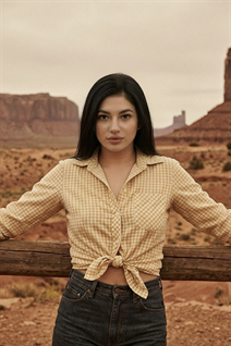Wife from Ukraine ella from dnipro with Black hair age 29