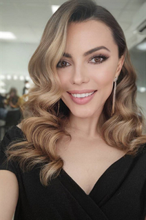 Beautiful german woman alexandra from adlkofen with Light Brown hair 35 years old