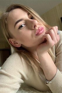 Russian girl chat with anastasia from kiev with Blonde hair age 20