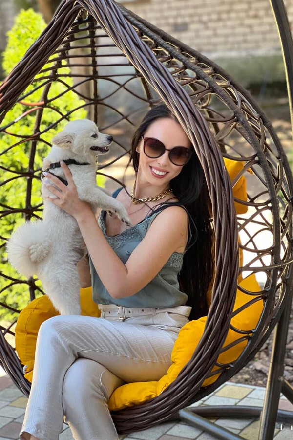 Gorgeous Valeria (32 y.o.) from Nikopol with Dark Brown hair - ID ...