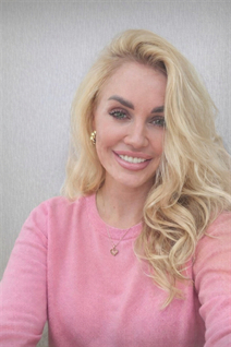 Esposa ucraniana liubov de kiev con pelo Rubio y edad 34