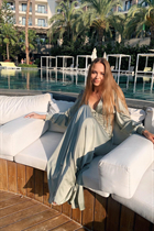 Mujer perfecta maria de haarlem con pelo Marrón claro y edad 28 photo-4
