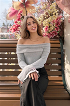 Dating a german girl varvara from berlin with Light Brown hair 20 years old photo-27