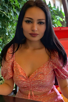 Dating ukrainian woman anastasia from rivne with Black hair age 22 photo-3