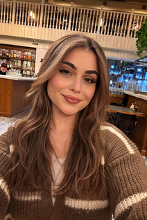 Femme ukrainienne en ligne ekaterina de cherkasy avec Brunette cheveux, âge 22