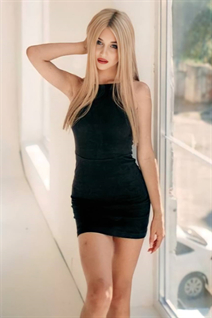 Ukrainian bride kateryna from kropyvnytskyi with Blonde hair age 18