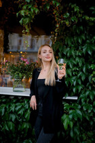 Dating a german woman anastasiya from frankfurt with Blonde hair 26 years old photo-5