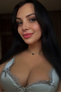 Pretty girl julia from tampa with Black hair age 29 photo-9