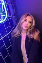 Dama ucraniana viktoriia de khmelnitsky con pelo Rubio y edad 21 photo-1