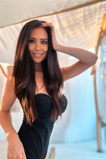 Dating a moldovan girl nelia from tampa with Dark Brown hair age 35