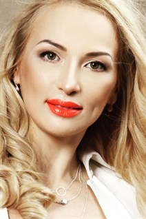 Romance tours to ukraine with daria from kiev with Blonde hair age 38