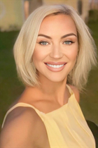 Mariée de vienna tatiana avec Blond cheveux, âge 48 photo-1