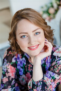 Russian brides in bikini anna from saint-petersburg with Dark Brown hair age 31