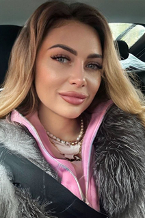 German bride lilia from munich with Blonde hair 41 years old