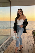 Bride from vienna elizabeth with Dark Brown hair age 45 photo-21