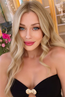 Perfect woman inna from milano with Blonde hair age 31
