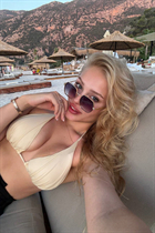 Dating a german woman anna from berlin with Blonde hair 21 years old photo-8